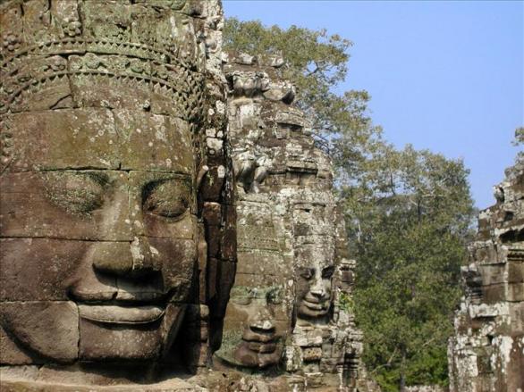 МИСТЕРИЯ! Градът на боговете Ангкор в Камбоджа, градежите на тамплиерите в Етиопия и свещените индиански градове са на един паралел