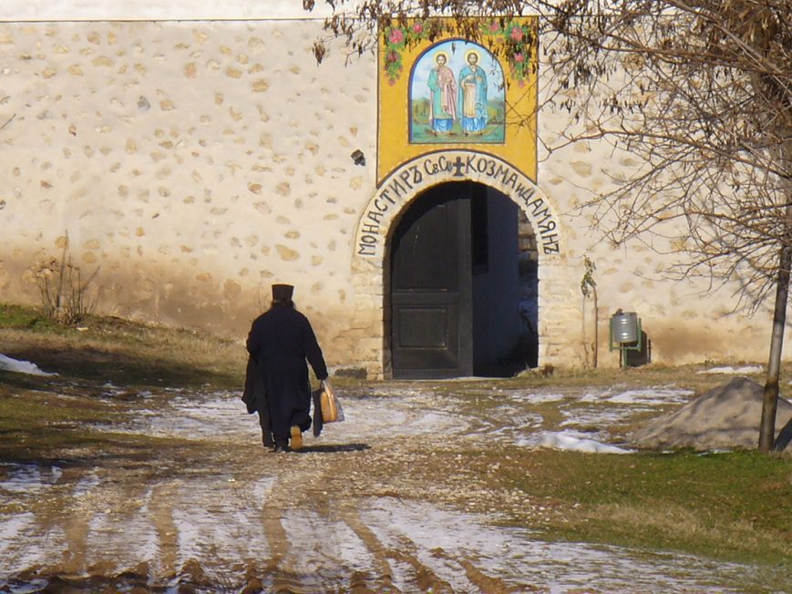В кукленския манастир „Св.Св. Козма и Дамян” стават чудеса, психичноболните оздравяват