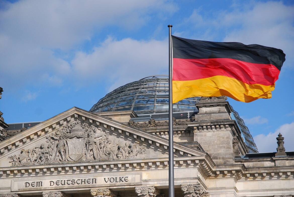 Der Spiegel: Новият министър на отбраната на Германия ще бъде министърът на вътрешните работи на Долна Саксония