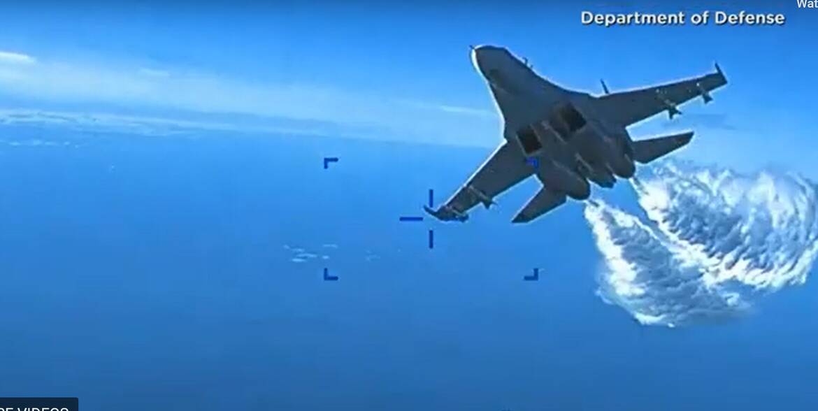 Русия награди пилотите на Су-27 заради дрона на САЩ