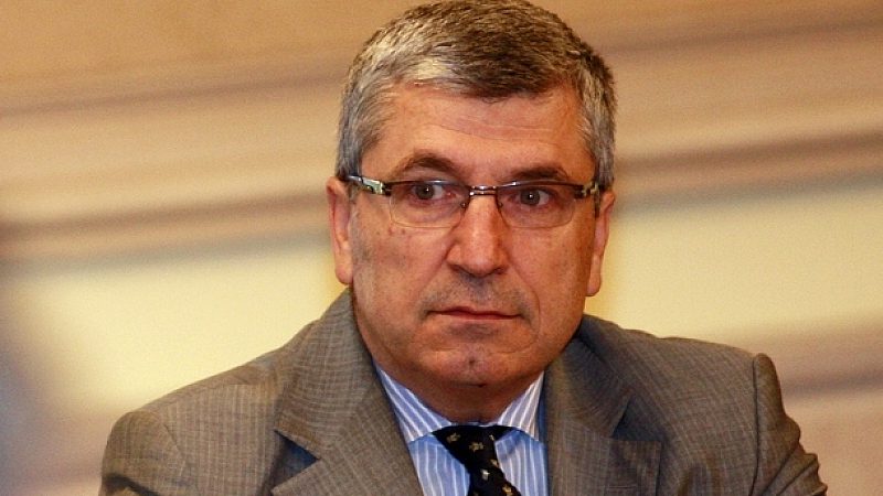 Илиян Василев, български дипломат, посланик е на Република България в Русия от 2000 до 2006 г.  