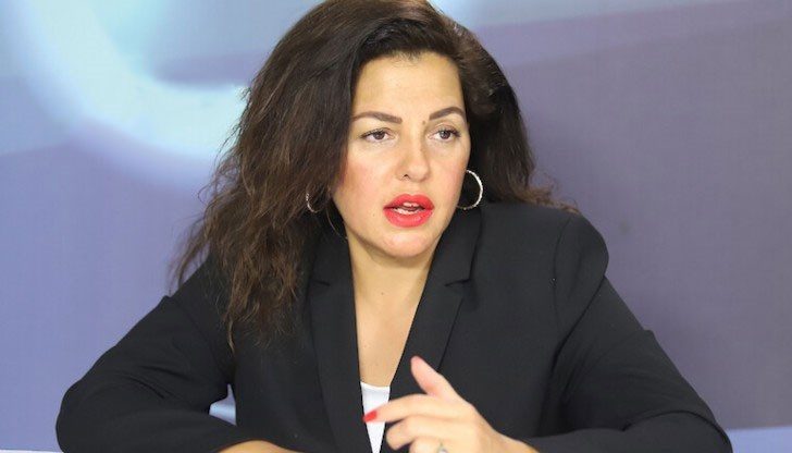 Цветанка Андреева: Радев удобно забравя, че прокурорите искаха да го разследват за...