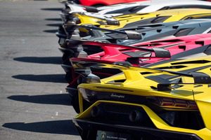Софиянец купи една от най-скъпите коли в света - Lamborghini Centenario