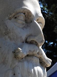 И в С. Македония и в Област Македния всички следи от българската история се изличават
