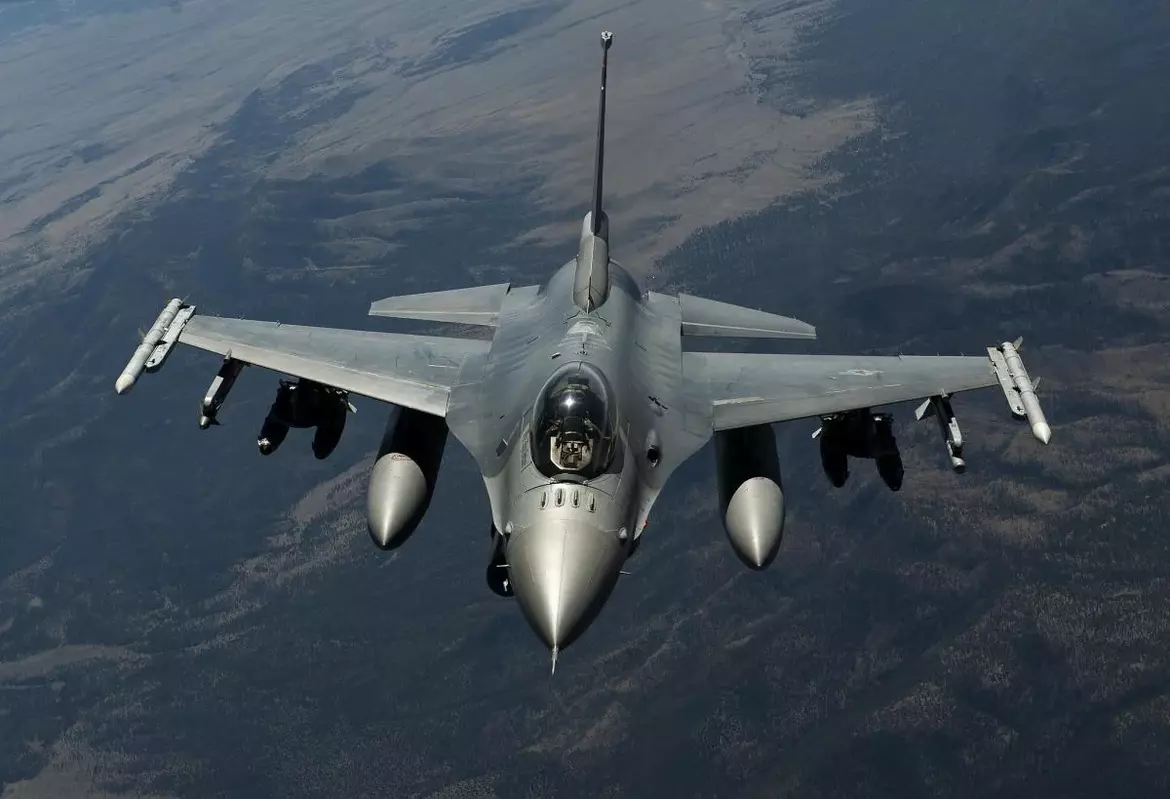 F-16