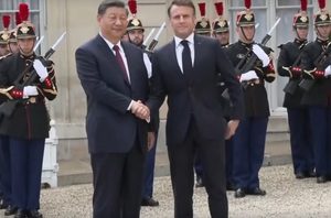  Китай