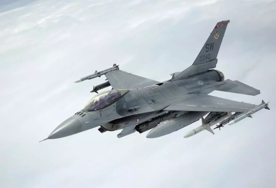 Forbes: Украйна ще получи 4 ескадрили F-16