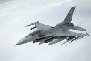 Изтребителят Gripen може да промени играта в Украйна, F-16 не може