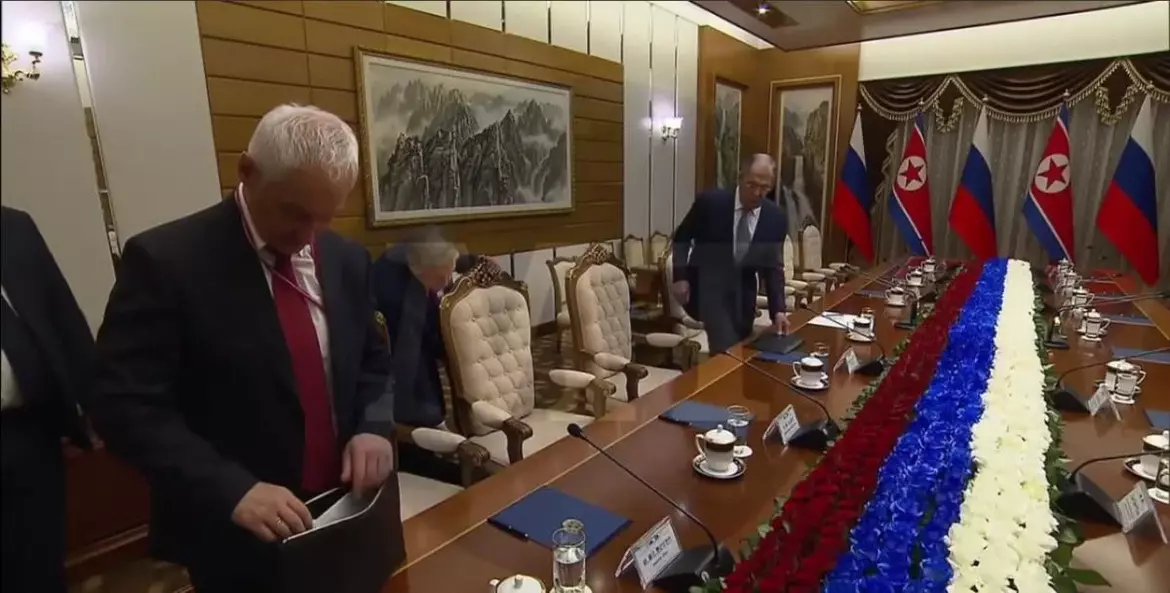 В КНДР изгониха от залата Лавров и още министри на Путин_ВИДЕО