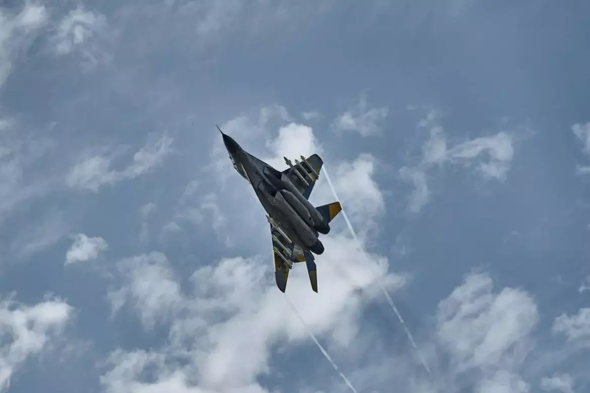За първи път украински военен самолет удари цел на руска територия